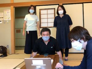 zoomで子育てサロンの活動の様子1