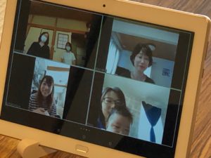 zoomで子育てサロンの活動の様子2